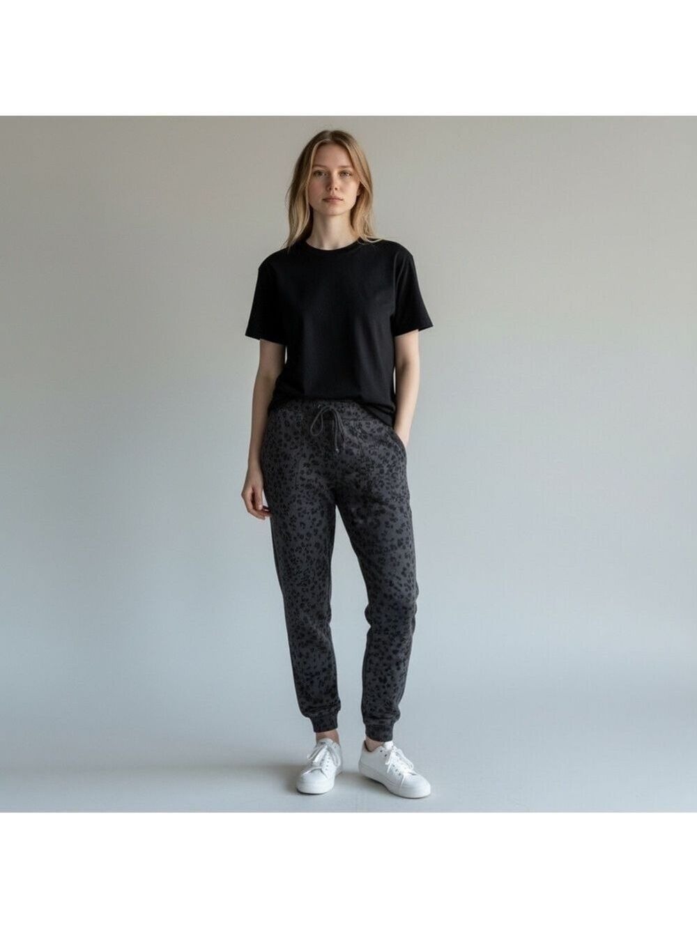 Cloth & Stone Anthropologie Gray Leopard Print Joggers Size Medium